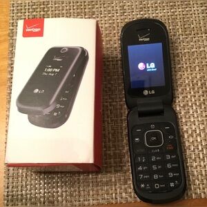 LG Flip Phone - Sleek Black Design